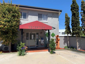 Crest Motor Inn, Queanbeyan